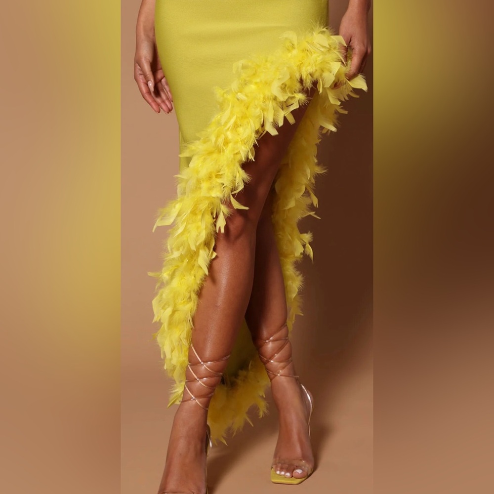 Fashion Nova Jacqueline Chartreuse Strapless Feather High Slit Dress NWT Size XS - Picture 4 of 16